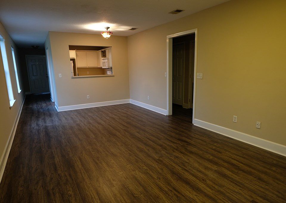 2nd image of 111 Red Bud Ct #111