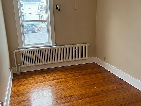 4th image of 158 Morton Ave Floor 2