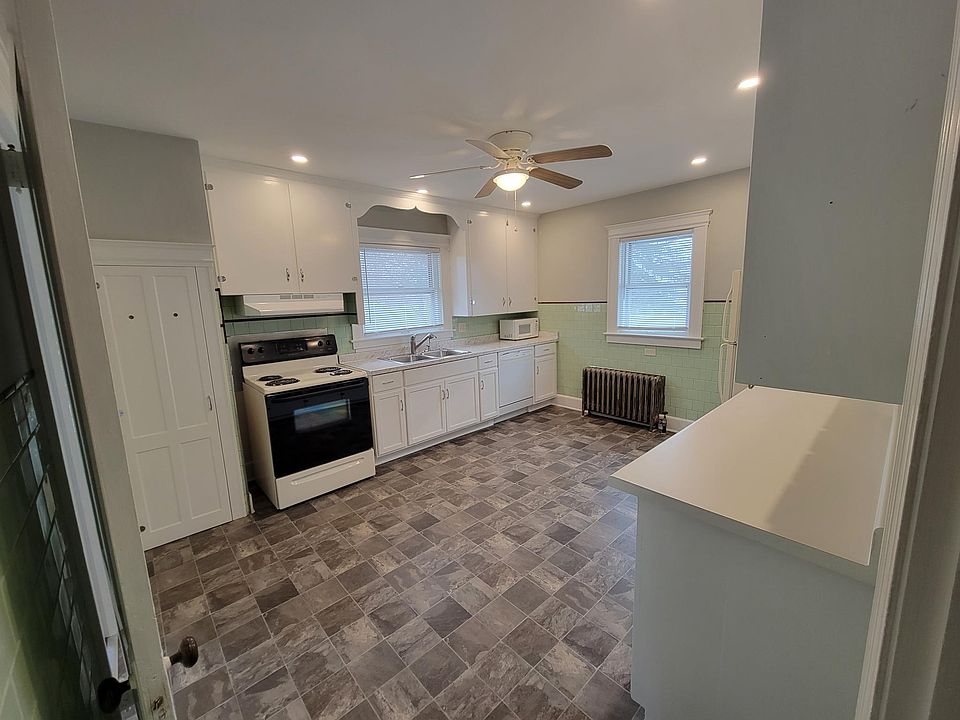 1st image of 18 Dennison Ave #2