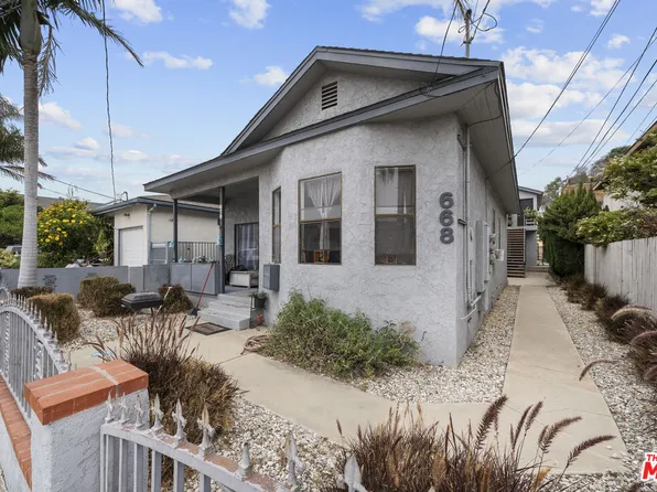 670 W 15th St, San Pedro, CA 90731