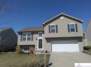 9174 Weber St, Omaha, NE 68122