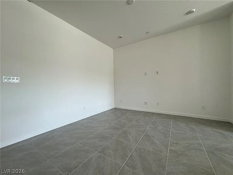 6181 Garden Crest St — Photo 13