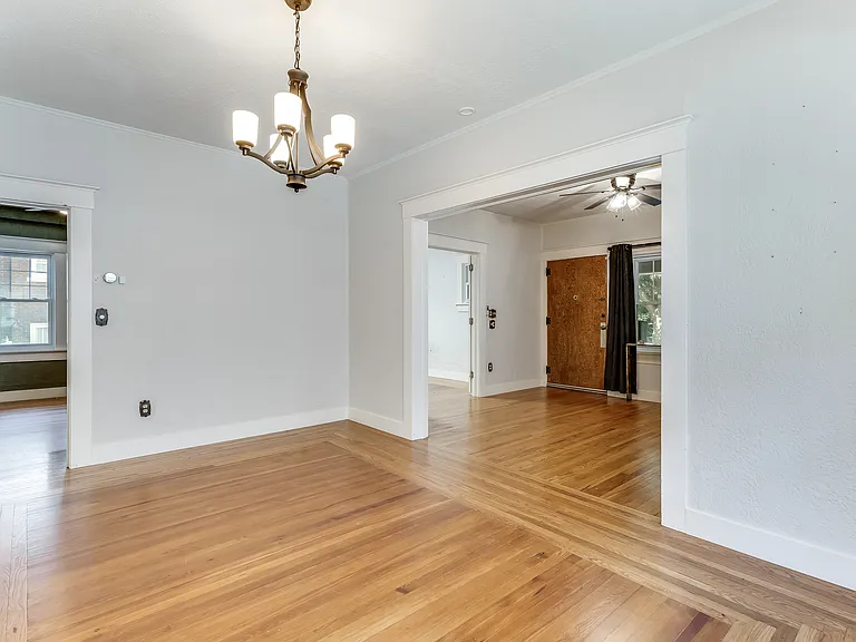 122 S Belmont Ave — Photo 10