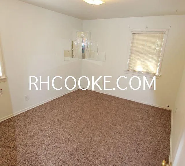 1903 E Wellesley Ave — Photo 7