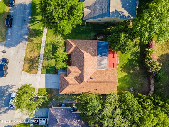 3rd image of 5542 Oak Hollow Dr