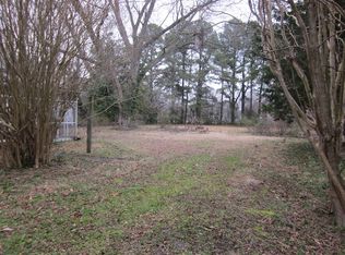 222 S Main St, Kilmarnock, VA 22482
