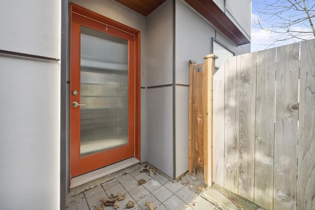2216 NW 63rd St. #B - 3 bedrooms — Photo 2
