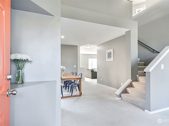 3rd image of 6114 Thomas Court SE