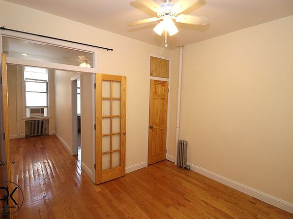 5th image of 171 Greenpoint Ave APT 1R
