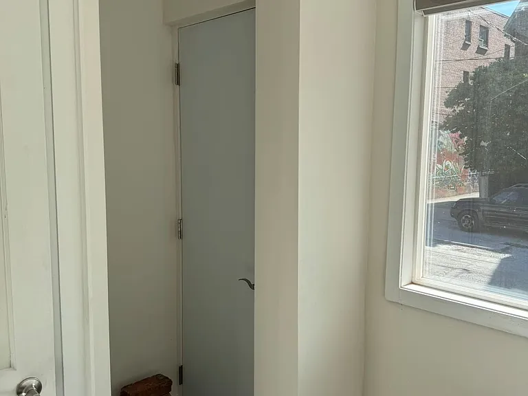 5 Sorauren Ave #3 — Photo 23