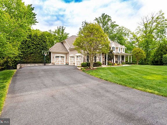 3rd image of 3195 Ariana Dr