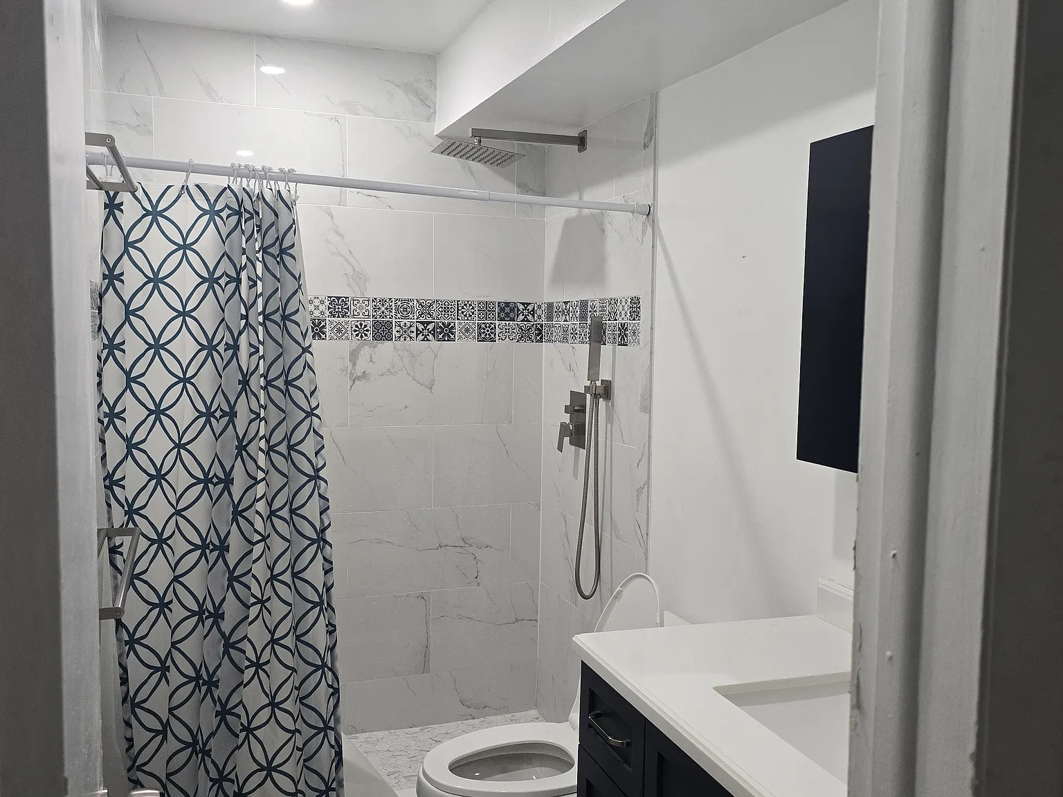 1 bed, 870 sqft, $2,000 — Photo 4