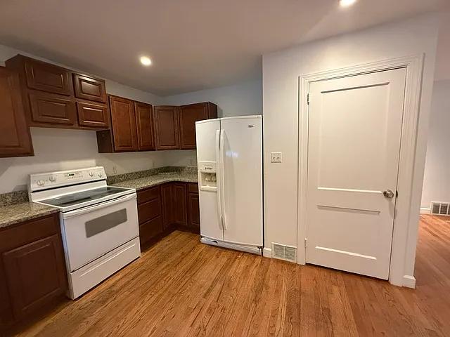 2310 Fernwood Dr — Photo 9