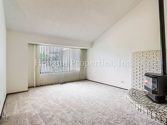 5th image of 1005 SW 192nd Ct