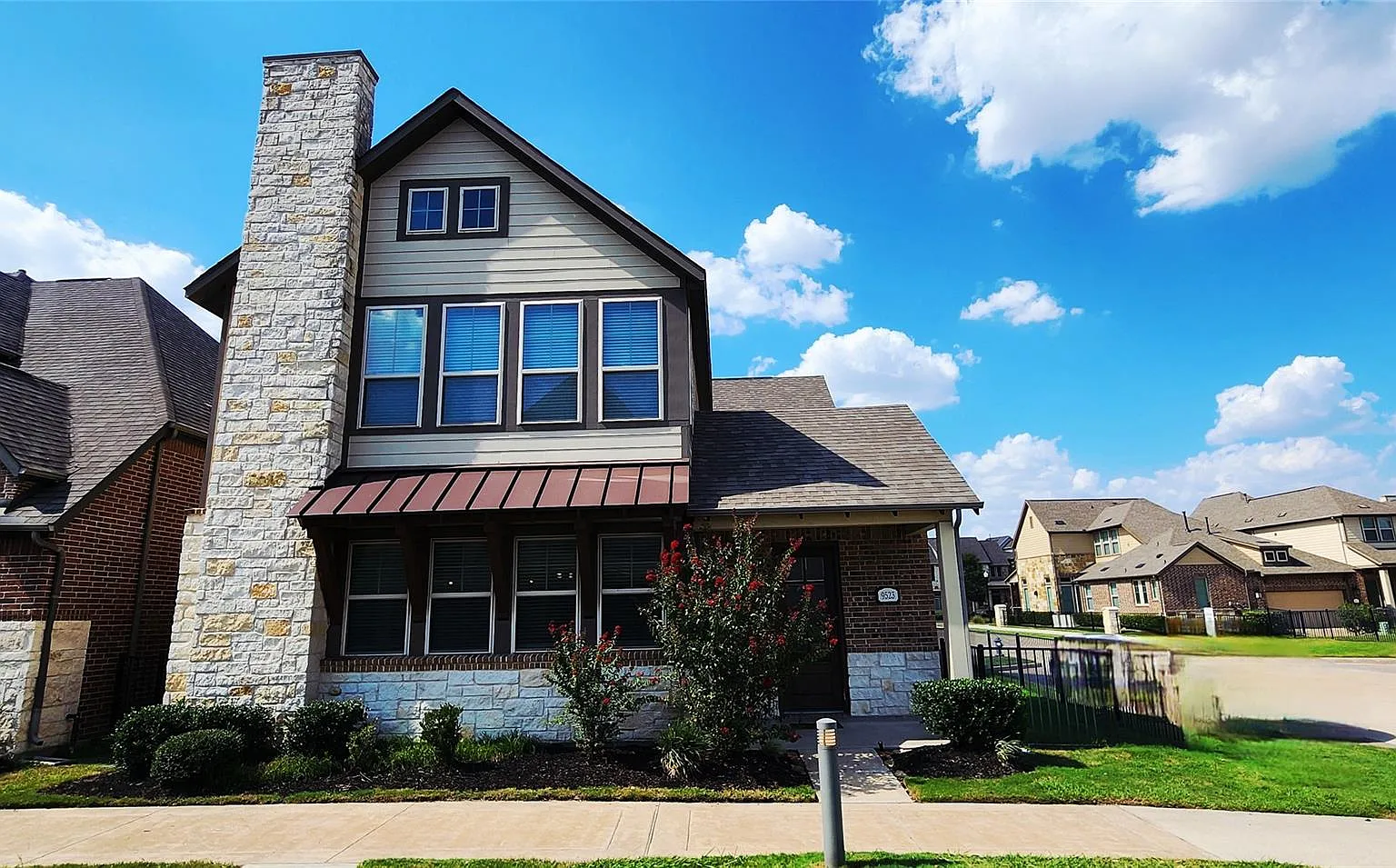 3 bed, 2.5 bath, 2758 sqft, $3,200 — Photo 1