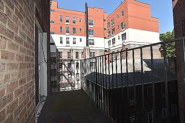 Rented by Zuz Realty | media 8