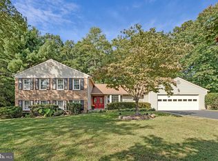 1526 Laurel Hill Rd, Vienna, VA 22182