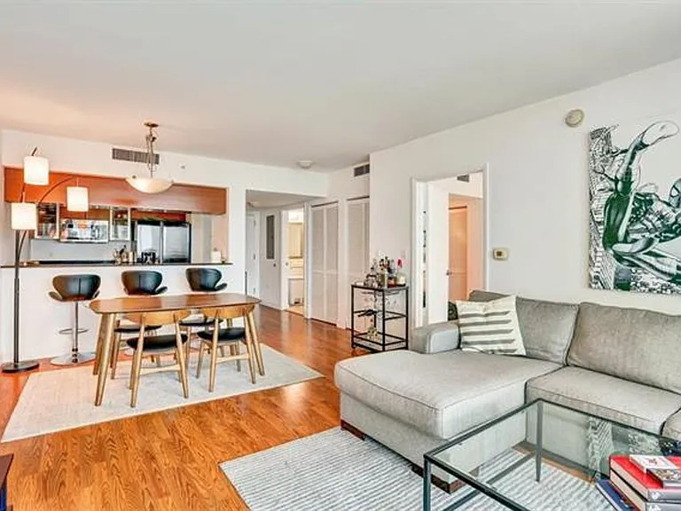 1800 N Bayshore Dr #1610 — Photo 9