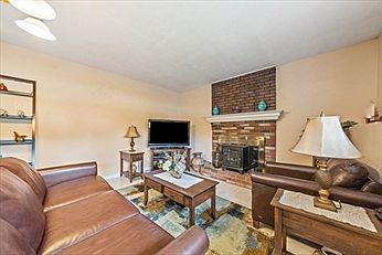 living rm with fireplac