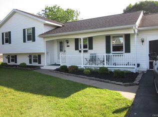 7993 Winfield Cir, Rome, NY 13440