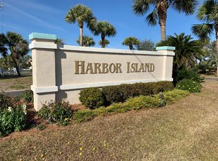4 Tradewind Ln, Saint Helena Island, SC 29920