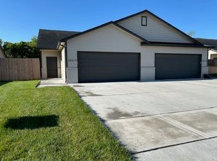 12117 W Shadow Lakes St, Wichita, KS 67205