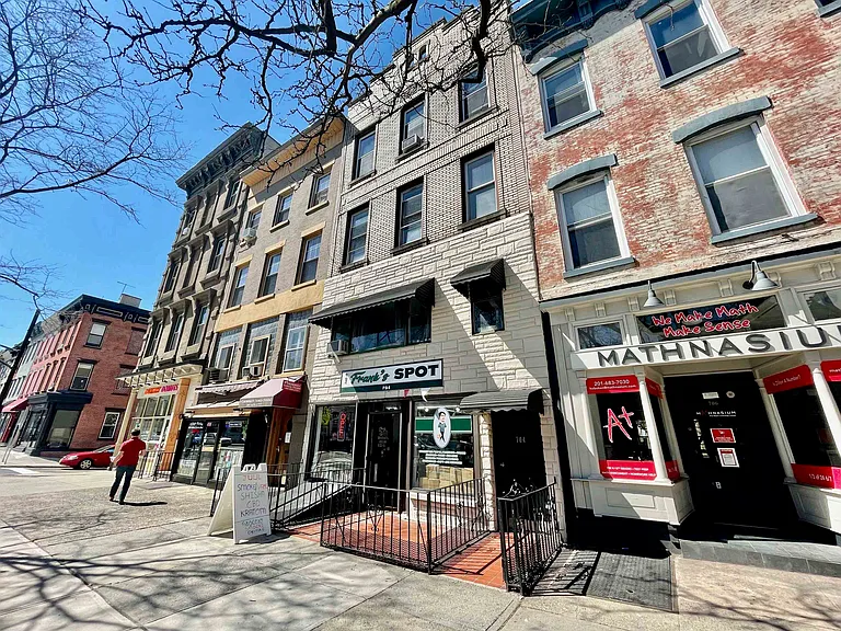 704 Washington St #3 — Photo 15