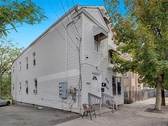 2nd image of 658-660 12th Street