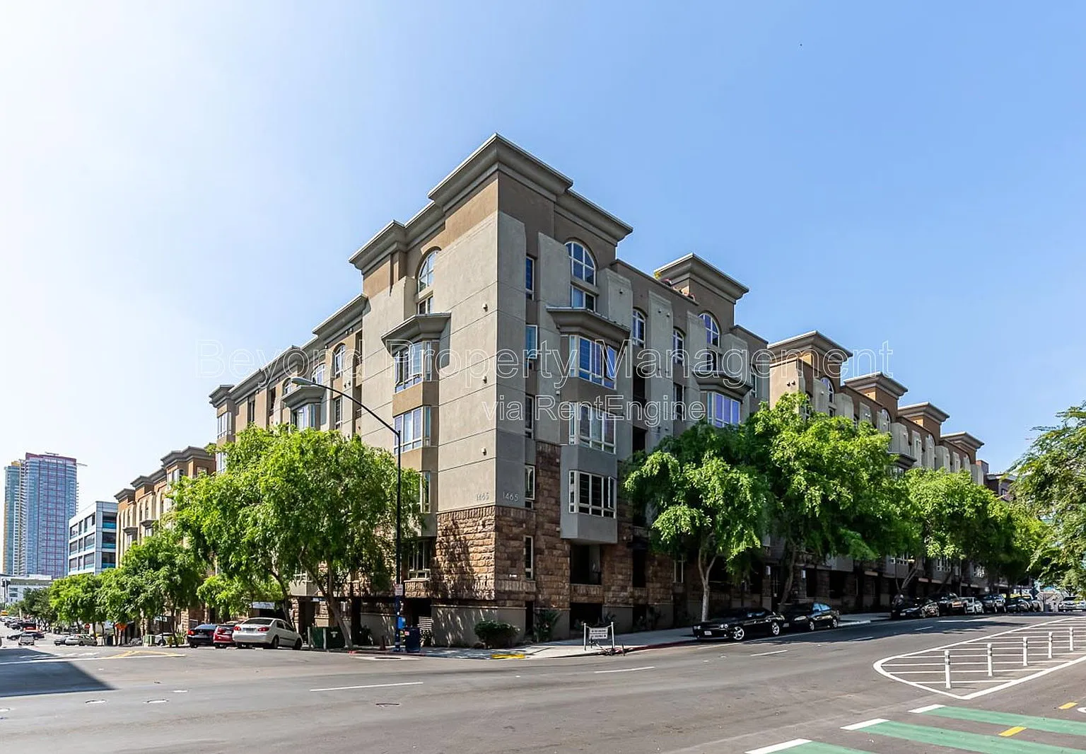 1 bed, 1.0 bath, 881 sqft, $2,988 — Photo 2