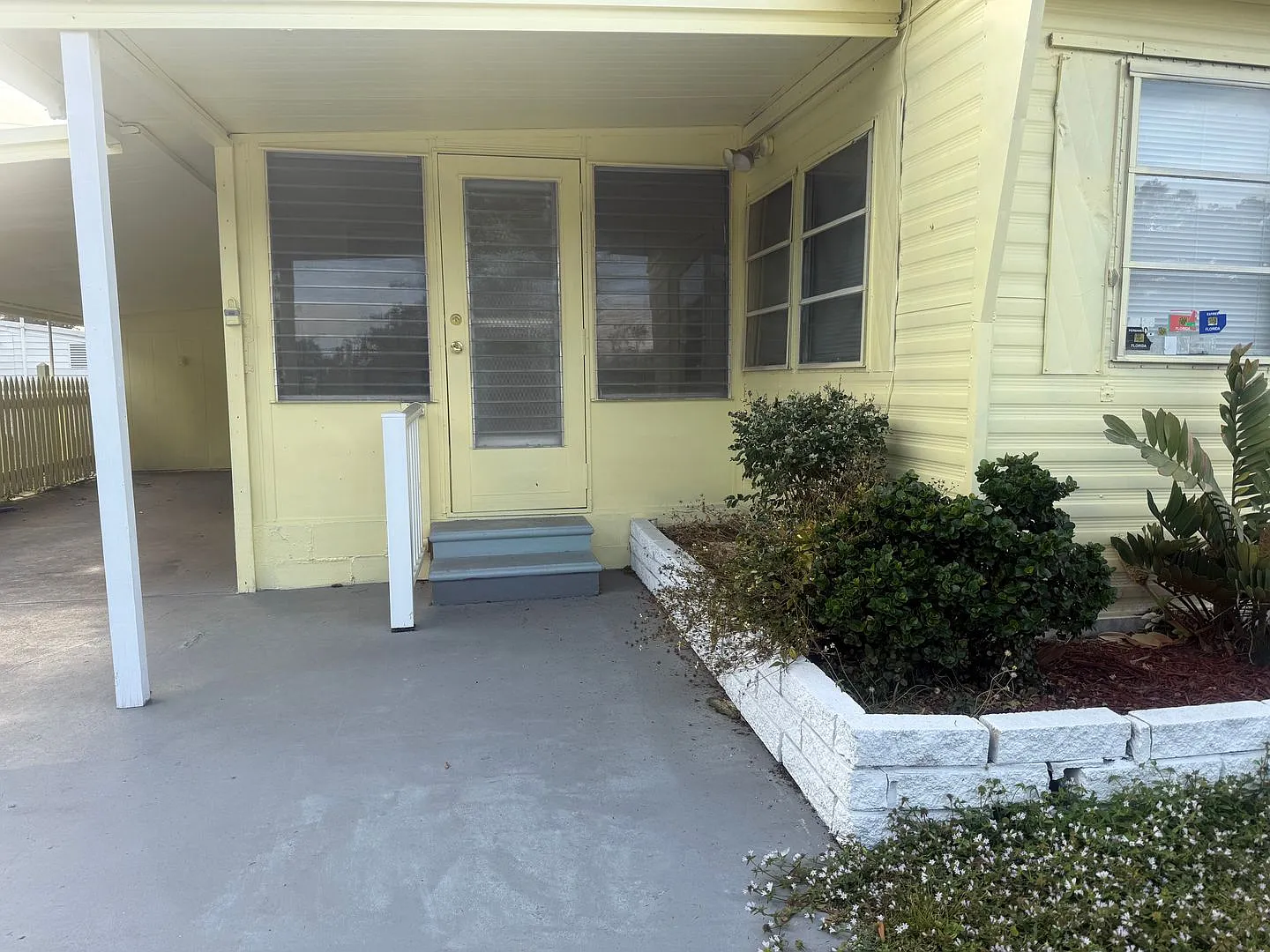2 bedroom 1 bath in a 55+ community — Photo 3