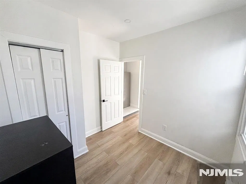 3 bed, $2,400 — Photo 4