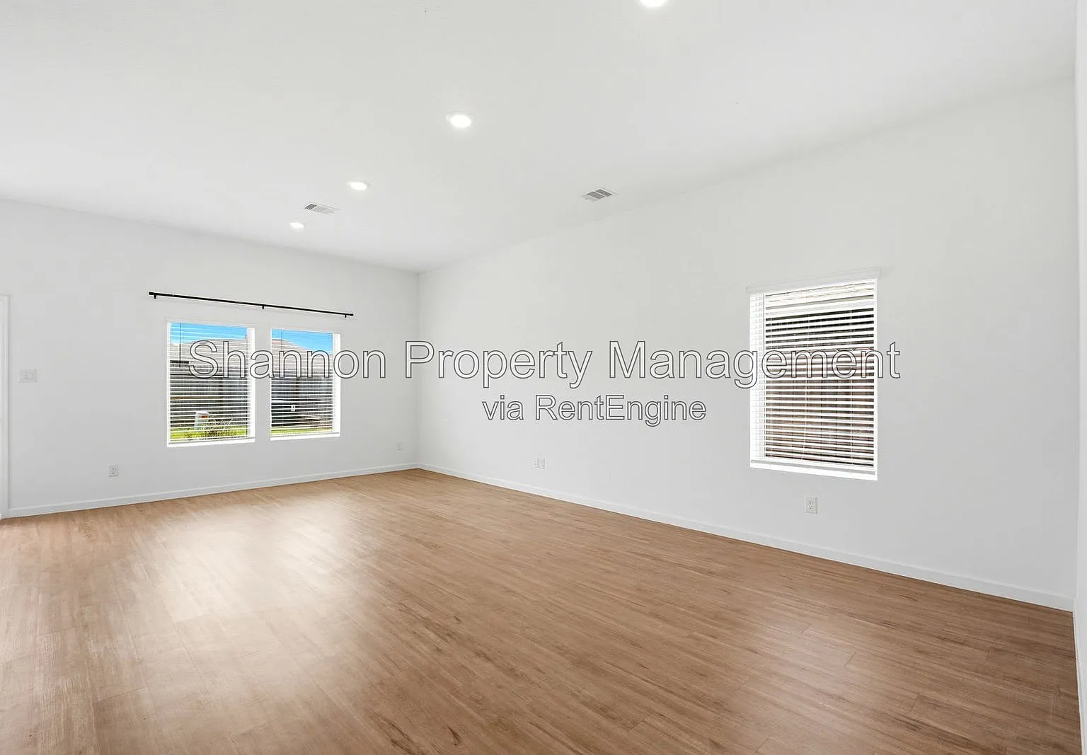 4 bed, 2.5 bath, 2135 sqft, $2,450 — Photo 4