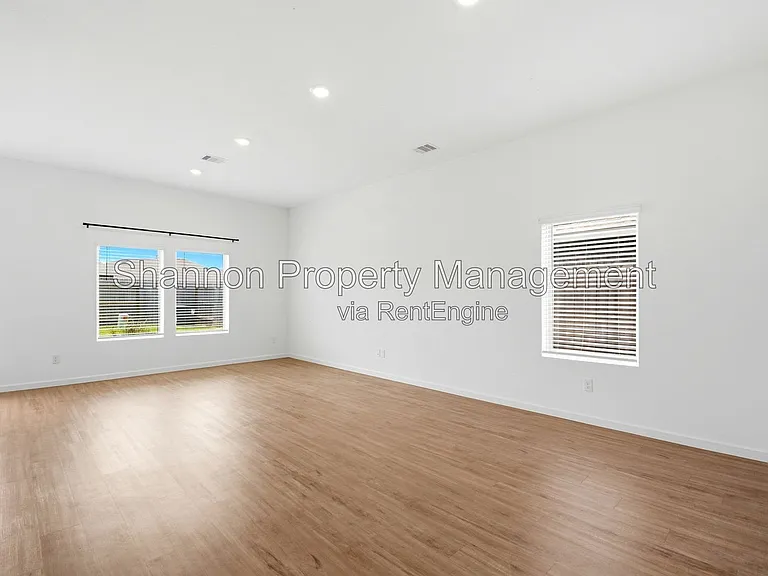 27147 Breakaway Ln — Photo 4