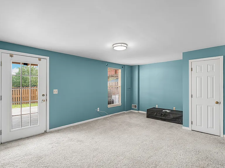 3355 Canton Ct — Photo 23