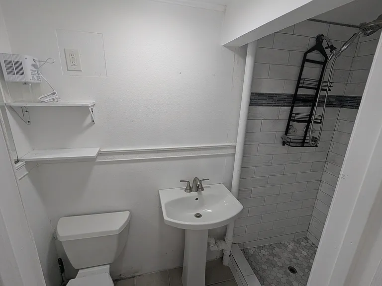 1642 Route 9 — Photo 5