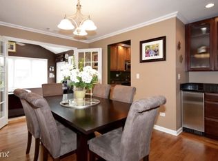 831 Ela Rd, Inverness, IL 60067