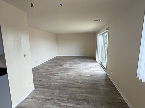 3rd image of 9937 S Cicero Ave APT 301