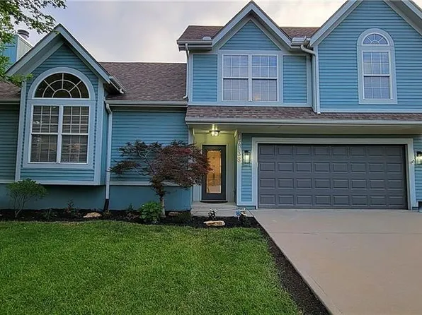 16138 S Curtis St, Olathe, KS 66062