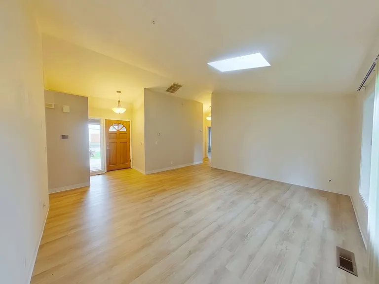 2310 Snelling Dr — Photo 6