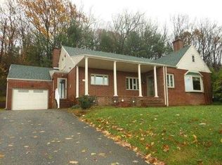 1903 Oak Rd, Pottsville, PA 17901