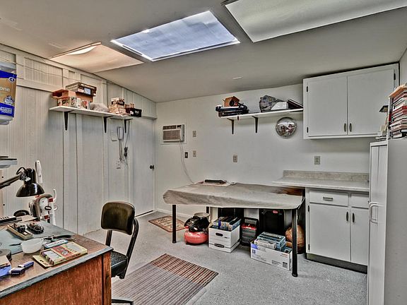 5th image of 11056 W Connecticut Ave