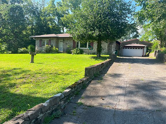2nd image of 948 Norman Dr