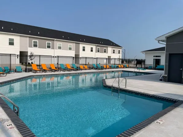 751 NE 60th St, Pleasant Hill, IA