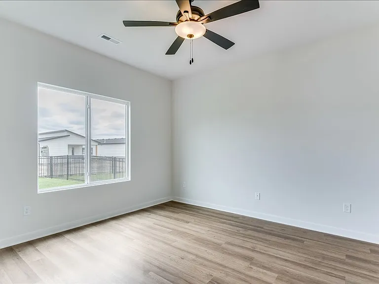 3434 E Thunder St — Photo 10