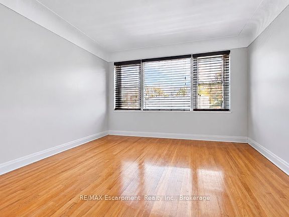 2nd image of 830 Robinson St #303