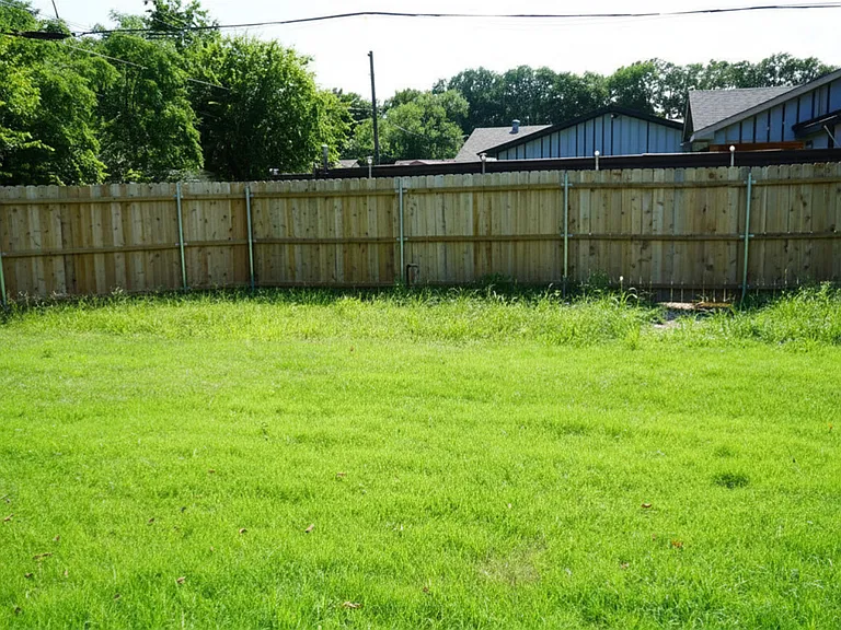 317 Whitestar Ln — Photo 30