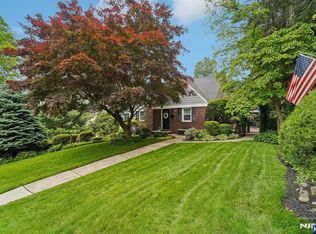 70 Lexington Ave, Cresskill, NJ 07626