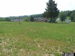 3 Merrin Rd, York, PA 17402