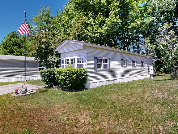 2nd image of 8 Ledgemere Lane