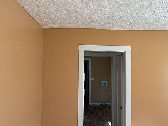3rd image of 525 Norvel St #B